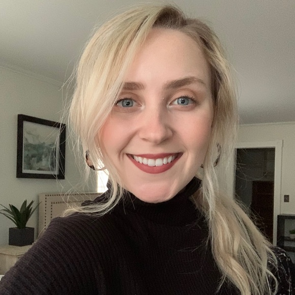 Poshmark profile picture for @subaru